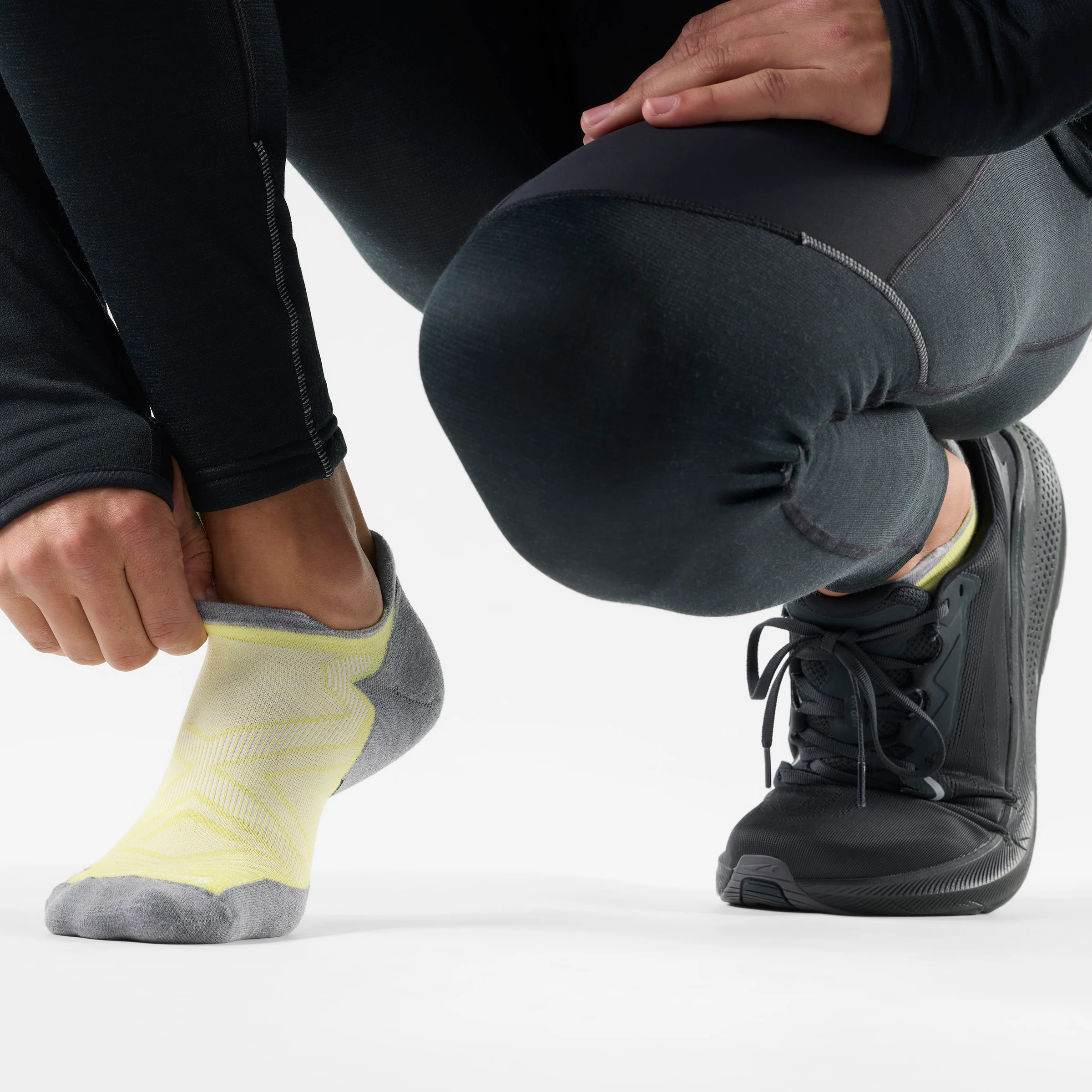 Run Targeted Cushion Low Ankle Socks - Image 4